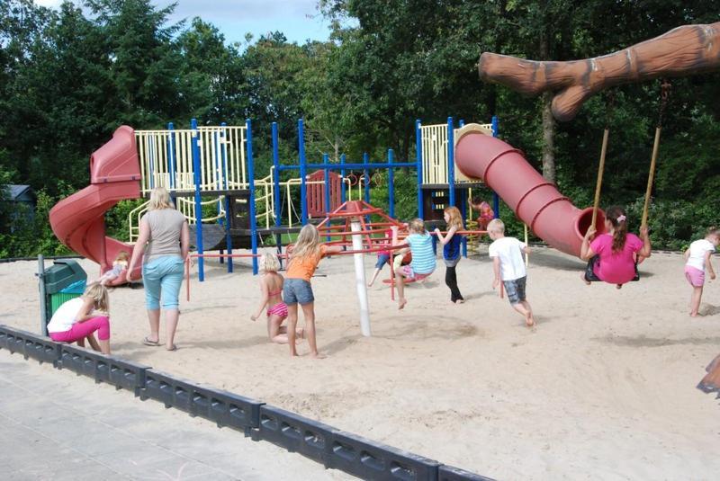 Mulder'S Vakantiehuis, Jaarplaats 108 Op Recreatiepark De Tien Heugten Schoonloo Exterior foto